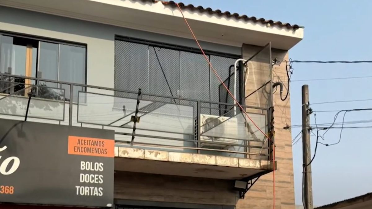 Trabalhador cai de telhado após sofrer descarga elétrica e fica em estado grave no PR