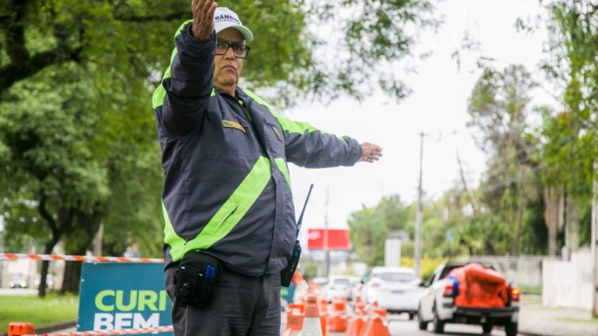 Curitiba tem 49 bloqueios de trânsito em intervalo de 20h; veja pontos