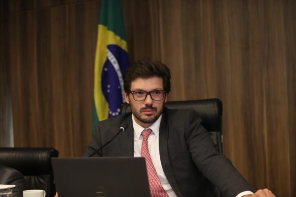 Deltan Dallagnol convoca protestos em todo o país após cassação