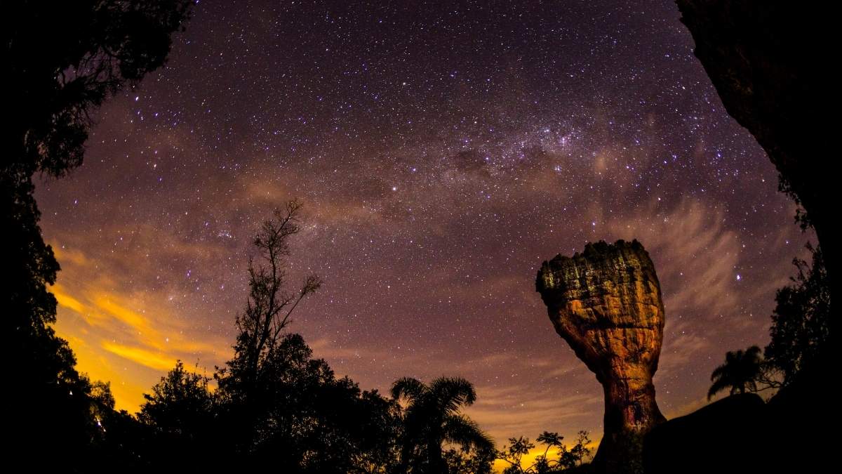 Caminhada Noturna no Parque Vila Velha se une ao evento global da NASA