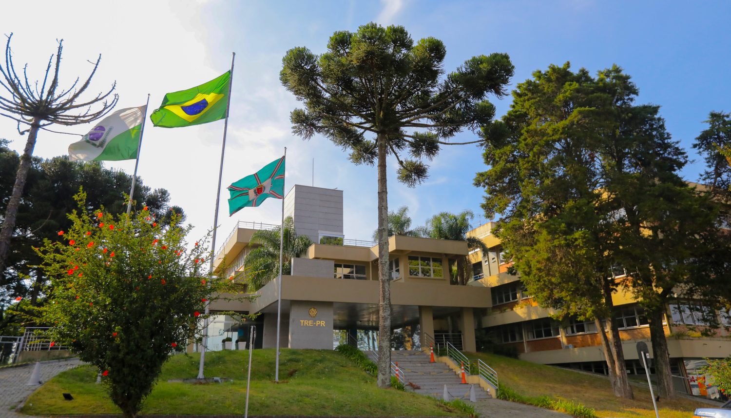 TRE-PR tem expectativa de baixa abstenção e apuração rápida nas Eleições 2024