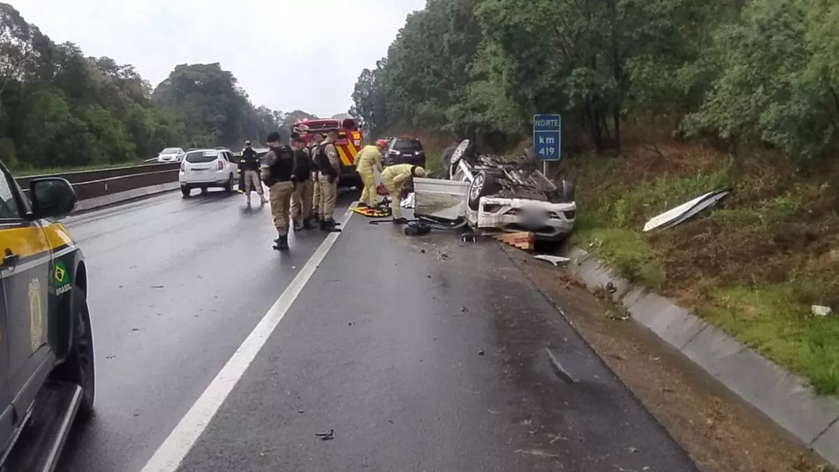 Quatro pessoas ficaram feridas em acidente com carro da Prefeitura de Telêmaco Borba 