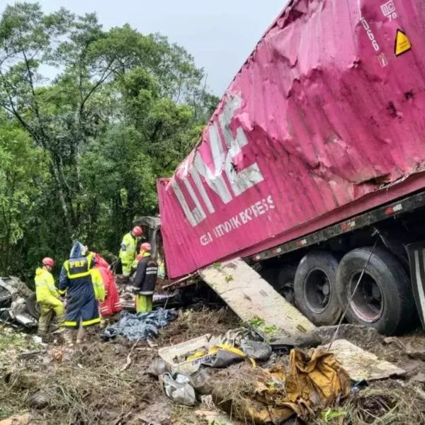 Pai e filha armados assaltam motorista de aplicativo em Santa Catarina