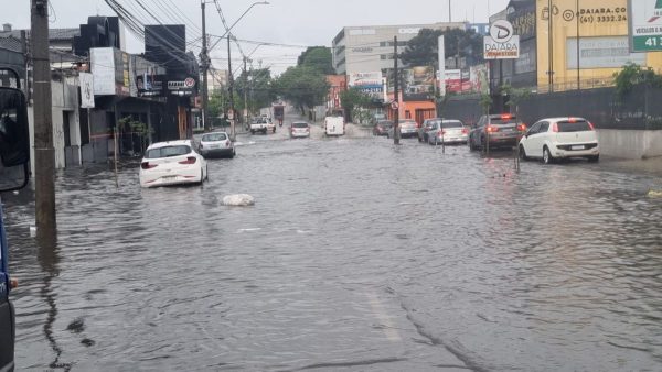 Previsão do tempo para Curitiba amanhã (05/10/2024), segundo o Climatempo