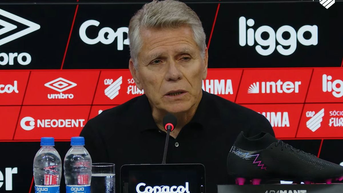 Diretor técnico Paulo Autuori concede entrevista no Athletico