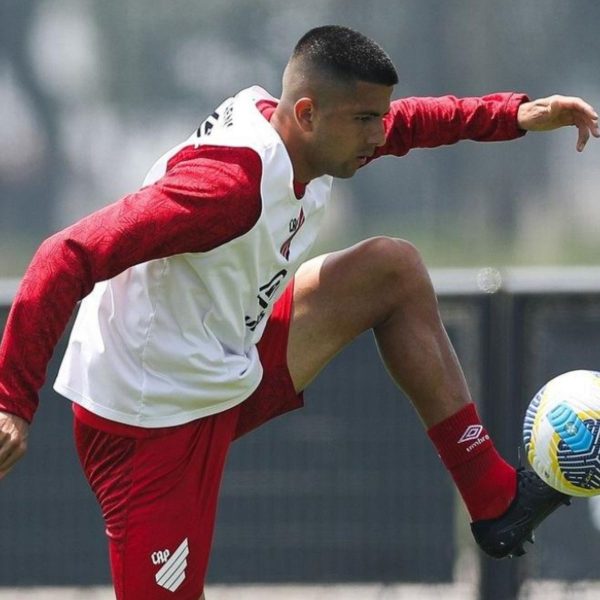 Jogadores de Iguaçu e Paraná Clube