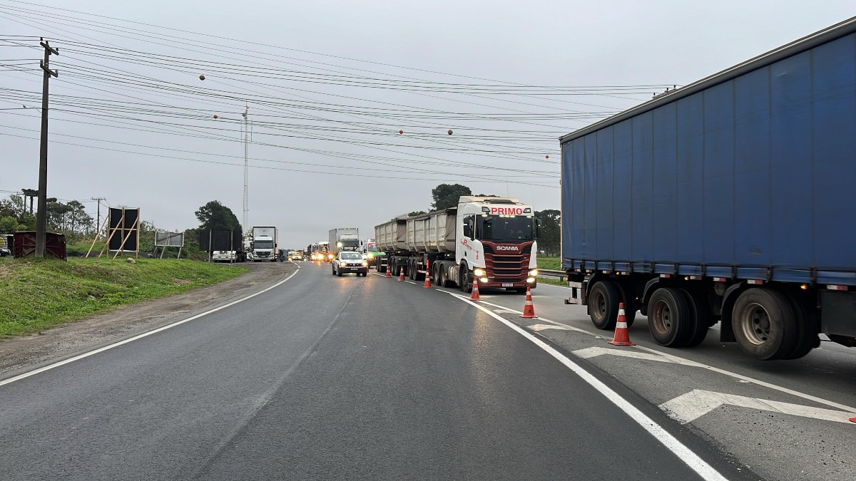 BR-277 registra trânsito na manhã desta sexta-feira (4)