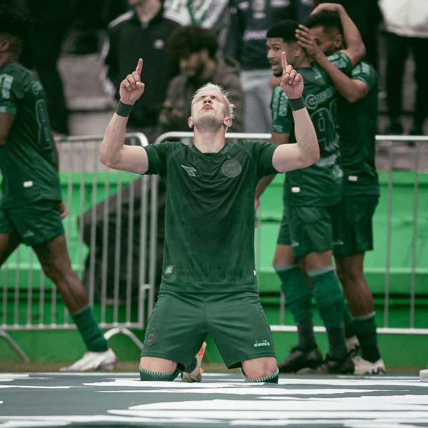 Coritiba do técnico Jorginho vence o Amazonas no Couto Pereira