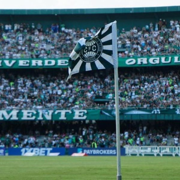 Técnico do Coritiba, Jorginho dá entrevista coletiva