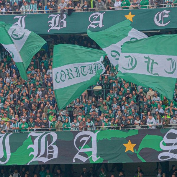 Técnico Jorginho, do Coritiba