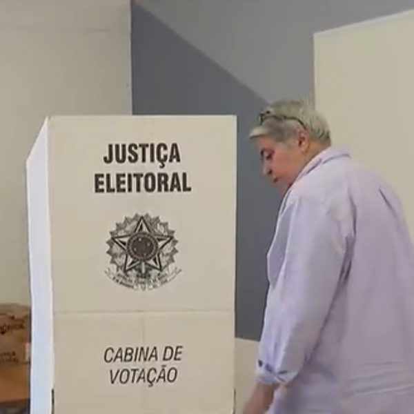 Candidatos à Prefeitura de Cascavel votaram neste domingo (6)