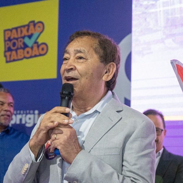 Prefeito de Taboão da Serra, em São Paulo, é baleado