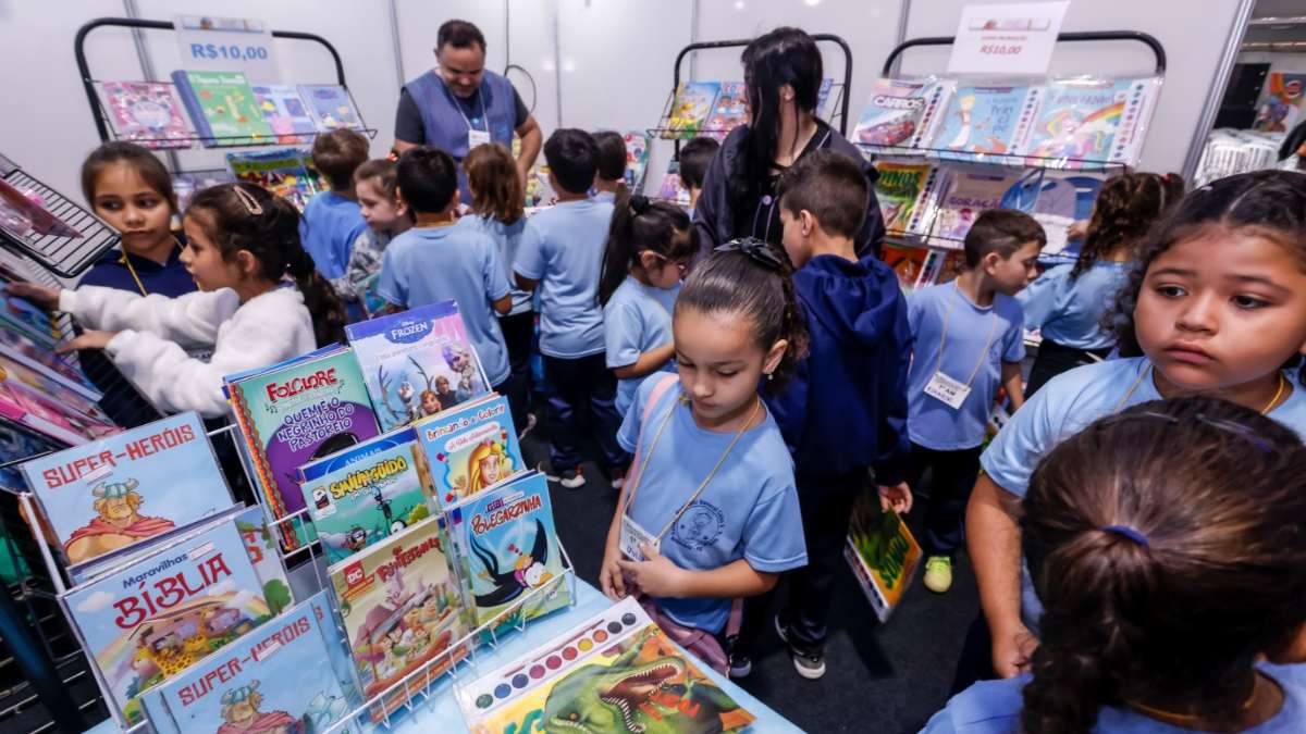 livros a preços acessíveis na feira em araucária 