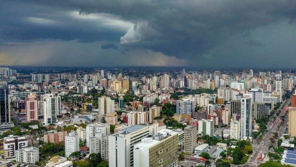 Temporal atinge o Paraná com rajadas de vento de até 60 km/h; veja quando