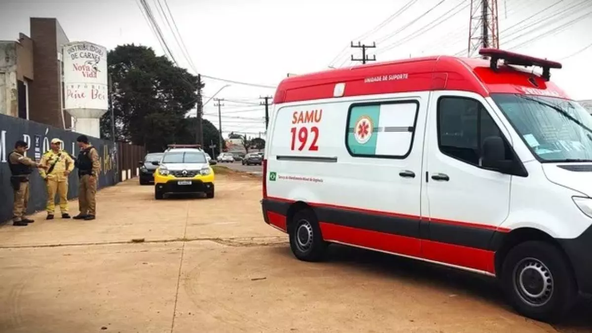 Homem é esfaqueado no pescoço e tórax durante briga em bar no Paraná