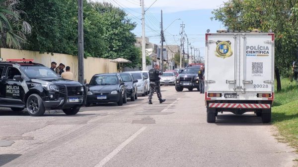 Acidente fatal e carro roubado em farmácia: assista ao RIC Notícias Manhã