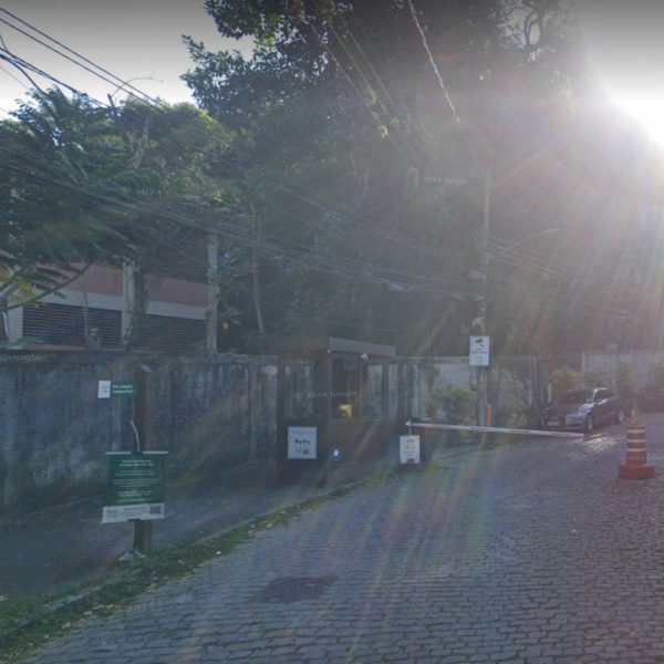 Ney Leprevost vota em escola no bairro Butiatuvinha, em Curitiba