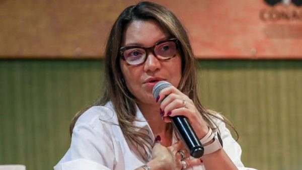 Andrea Caldas candidata do PSOL