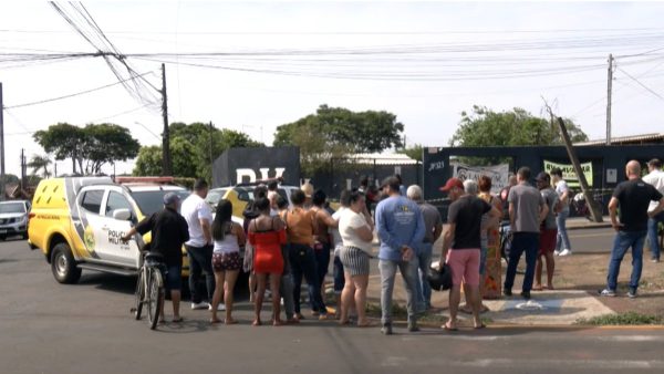 Homem morre baleado em cruzamento em Curitiba; veja o vídeo