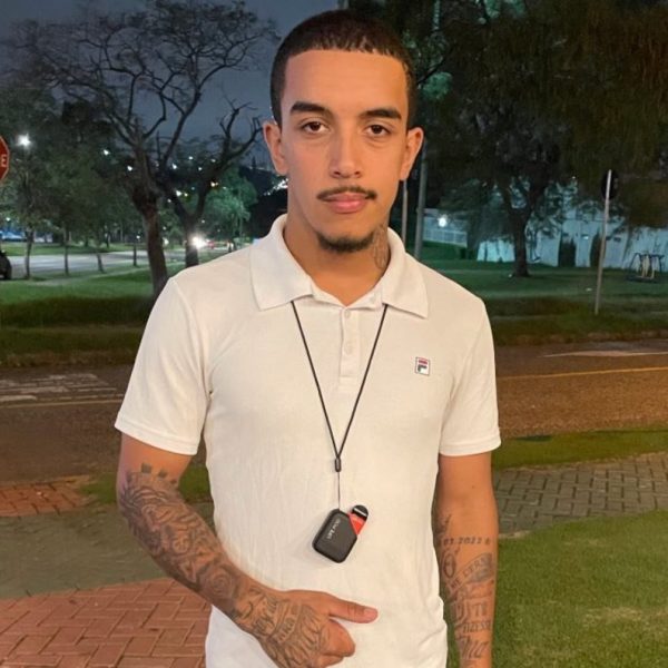 Um jovem de 28 anos morreu após capotar o carro na PR-466, em Manoel Ribas, na região central do Paraná, no domingo (14) à noite. De acordo com o Batalhão de Polícia Rodoviária (BPRv) da Polícia Militar do Paraná, o acidente ocorreu um pouco antes da meia-noite, no km 146 da rodovia.