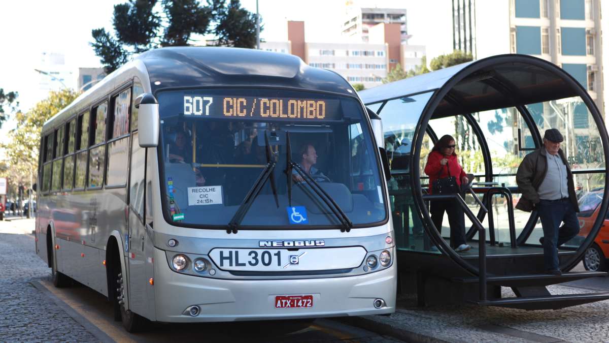 Curitiba terá ônibus gratuito no domingo (27); segundo turno das eleições