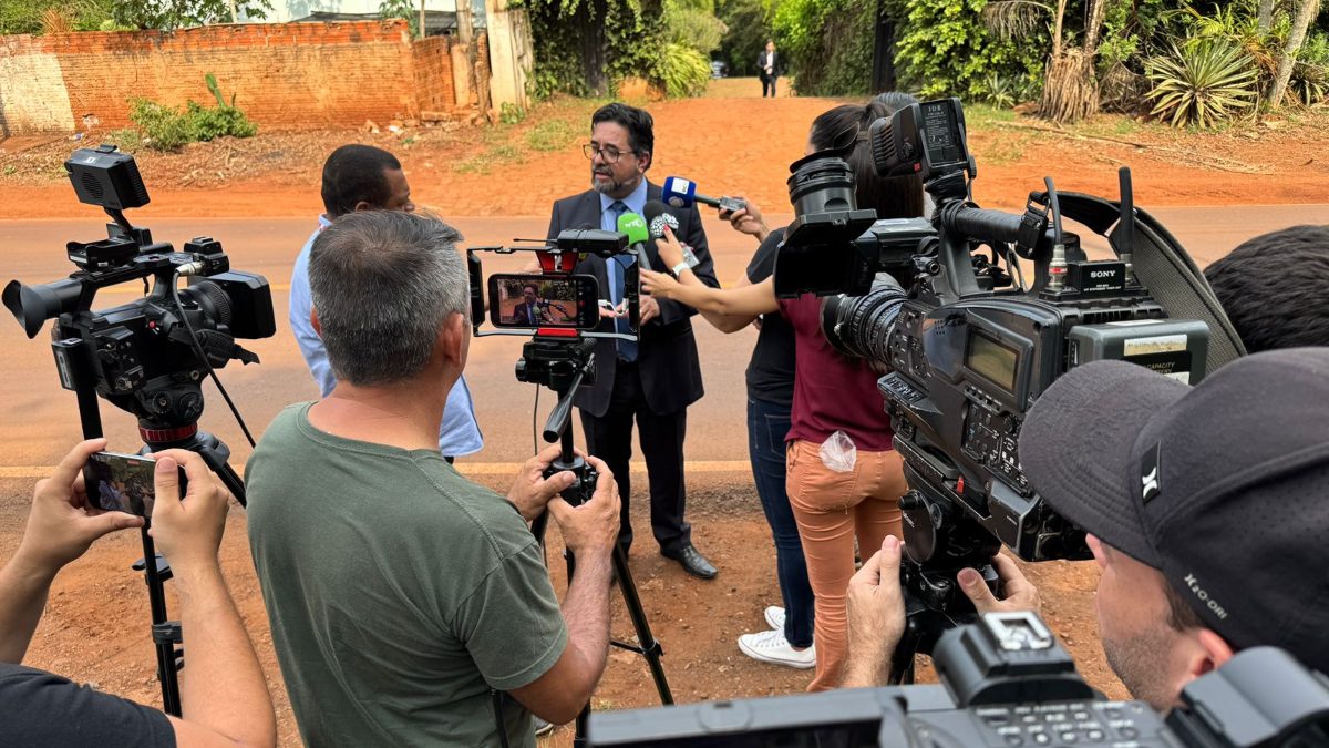 Comitê de Maria Tereza em Londrina é alvo de busca por suspeita de fake news