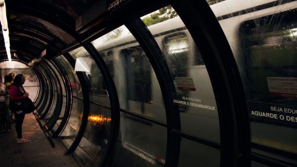 Frente fria traz temporal e rajadas de vento de até 90 km/h ao Paraná