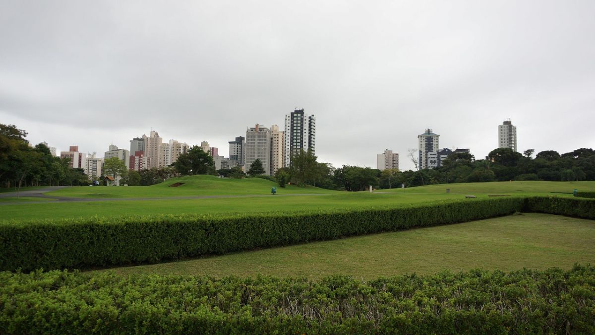 Previsão do tempo para Curitiba hoje (04/10/2024), segundo o Climatempo