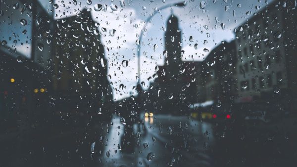 Temporal atinge o Paraná com rajadas de vento de 100 km/h e risco de granizo