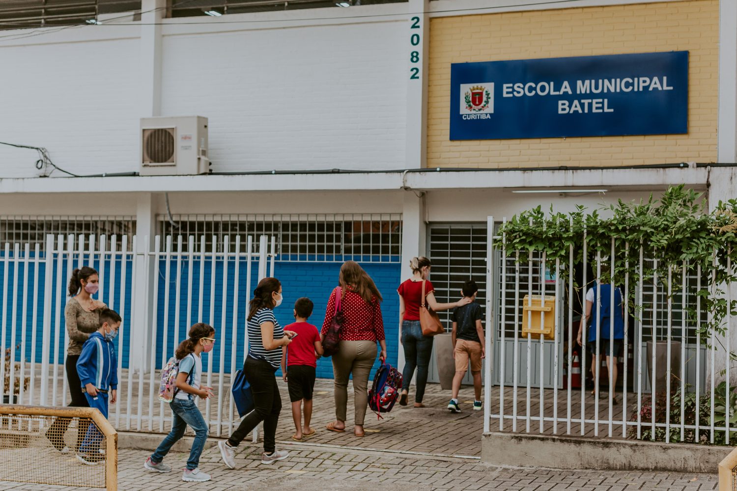 Debate Curitiba: Graeml acusa Pimentel de comprar “cartilha LGBT” para escolas