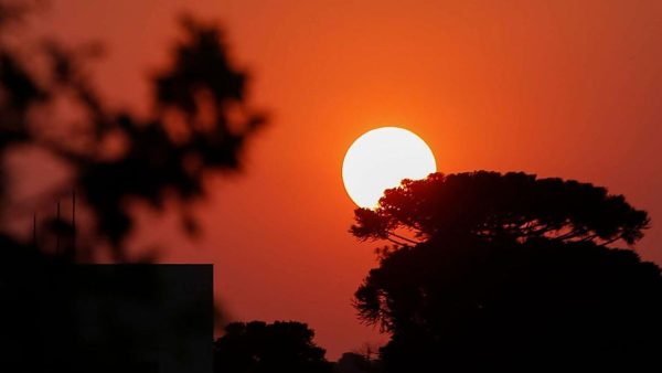 Alerta do Inmet vale para todas as cidades do Paraná