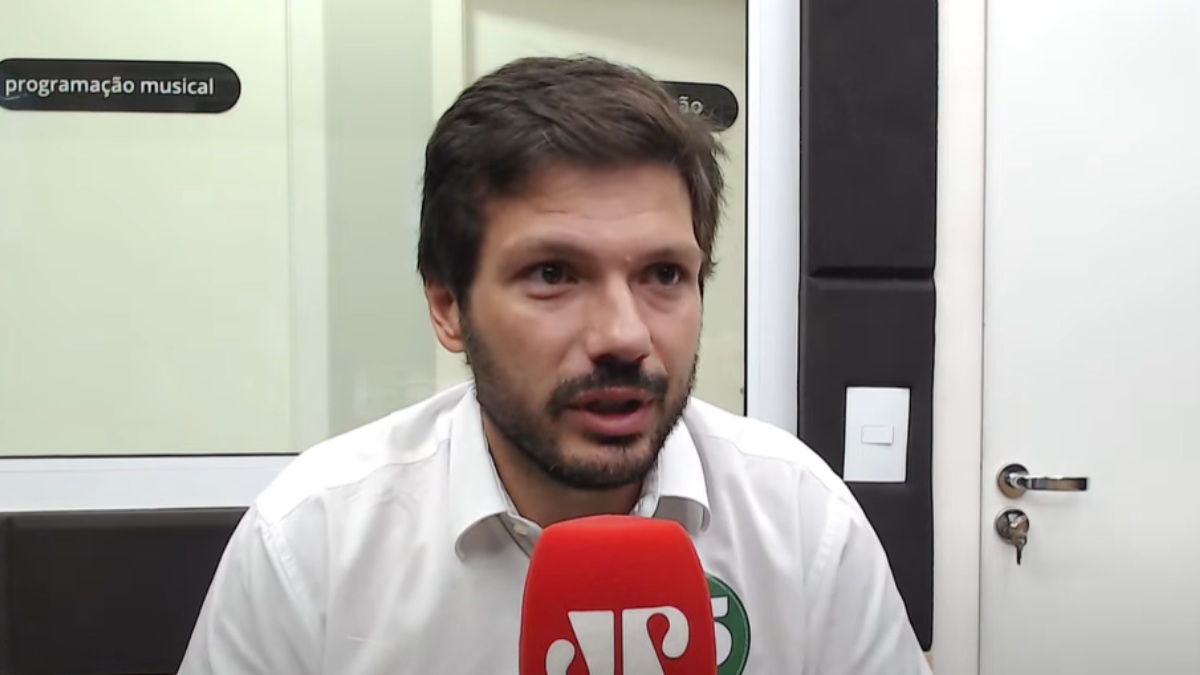 Tiago Amaral (PSD) participa de sabatina na rádio Jovem Pan News em Londrina