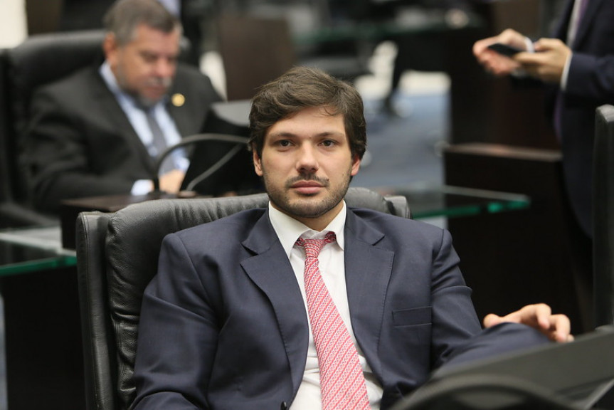 Tiago Amaral lidera com 49% das intenções no 2º turno em Londrina  