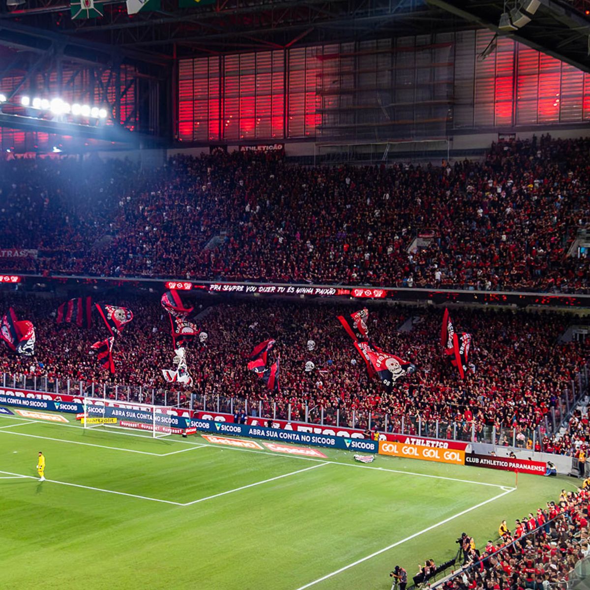 Torcida do Athletico na Arena da Baixada