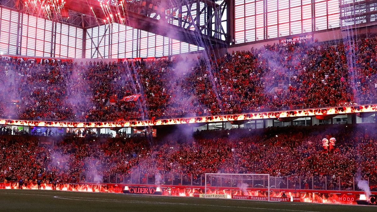 Torcida do Athletico na Arena da Baixada