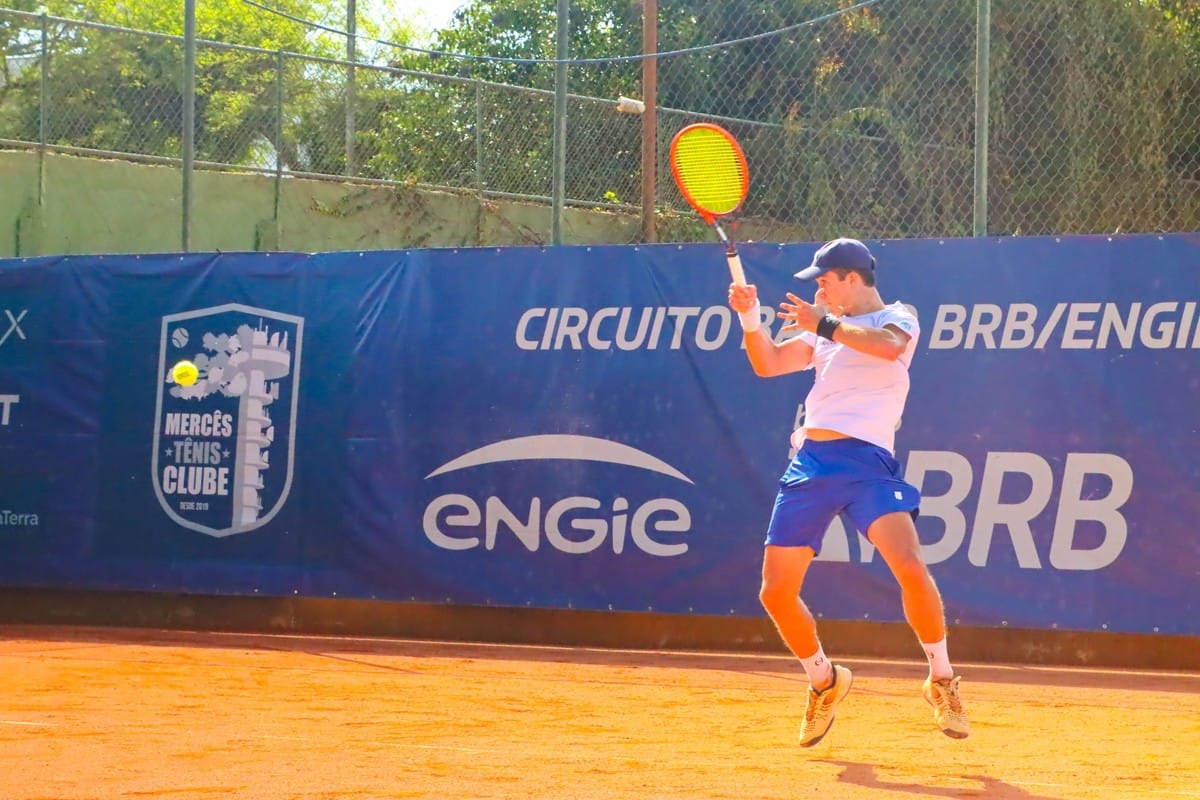 Sofia Mendonça e Gustavo Almeida vencem torneio profissional de tênis em Curitiba

