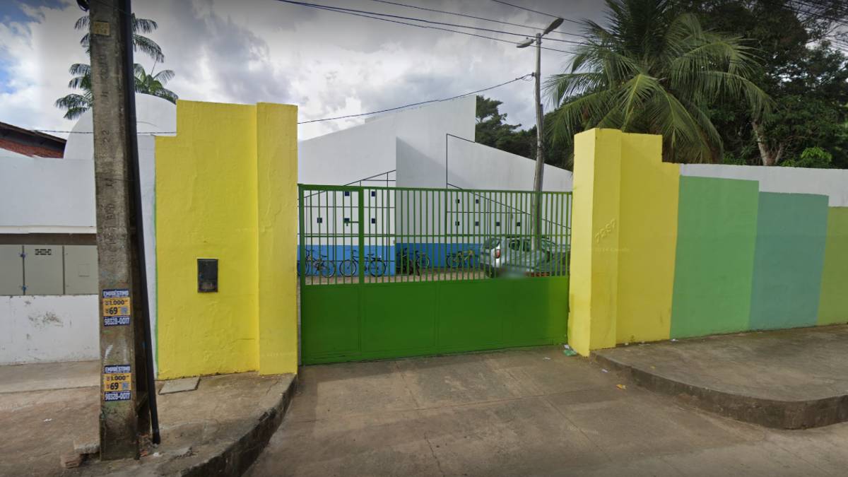 Vigilante é encontrado morto dentro de escola e votação atrasa 2h no local