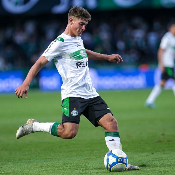 Técnico do Coritiba, Jorginho dá entrevista coletiva