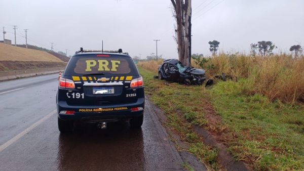 Quatro pessoas ficaram feridas em acidente com carro da Prefeitura de Telêmaco Borba