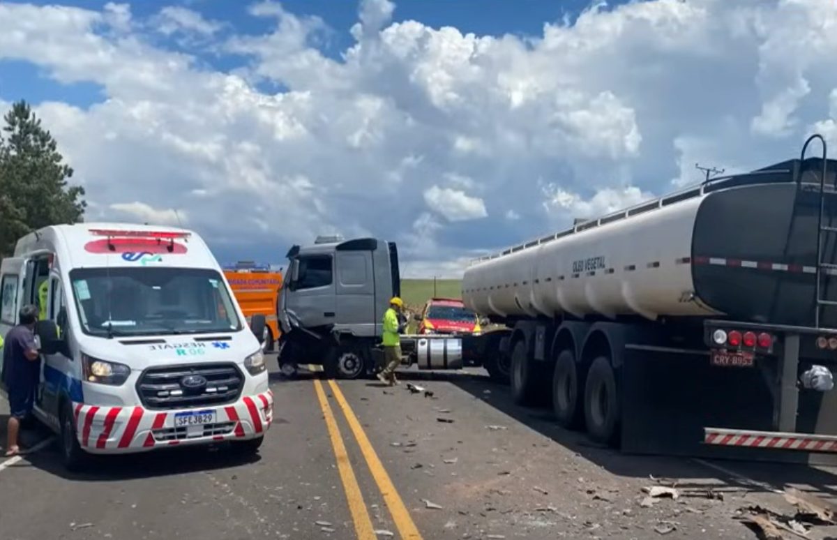 Homem morre e duas mulheres ficam feridas em acidente a caminho de velório no PR