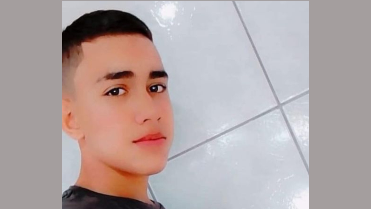 Um adolescente morreu afogado em um recanto do Rio Pato Branco, em Clevelândia, no sul do Paraná, no sábado (16) de manhã. Gabriel Henrik dos Santos de Lima, de 13 anos, aproveitava o feriado prolongado com a família quando entrou no rio e submergiu. Familiares ainda tentaram salvá-lo do afogamento, mas sem sucesso.