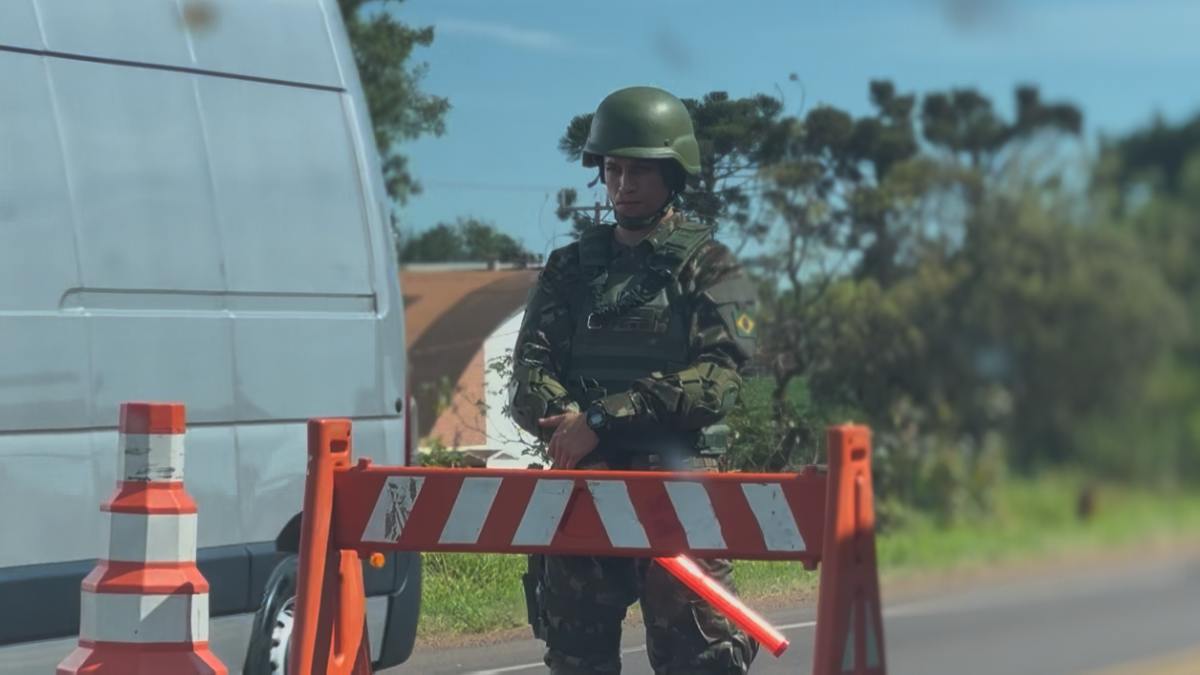 Direção do exército sentiu falta das armas neste domingo (17) 