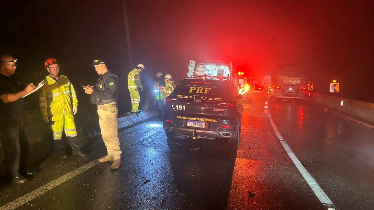 Caminhoneiro morreu no momento em que tentou se jogar para fora de caminhão 