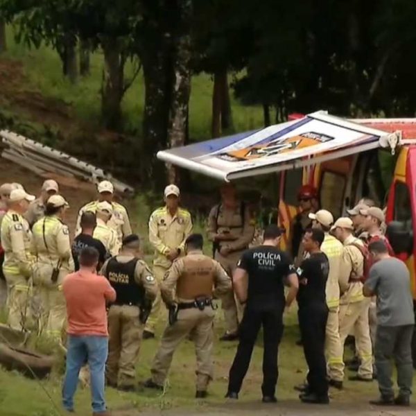 Incêndio em escola de inglês assusta moradores no bairro Bigorrilho