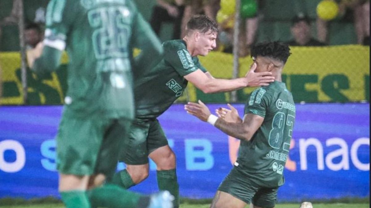 Com expulsão e gol contra, Coritiba perde para o Mirassol por 4 a 1