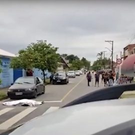 Quase 300 celulares são encontrados em fundo falso de carro no PR