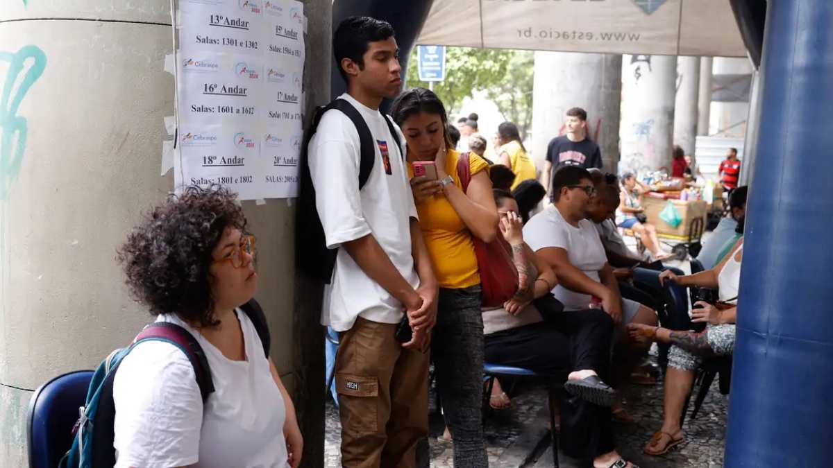 Estudantes que participarem do Enem 2024 vão ganhar parcela extra do Pé-de-Meia