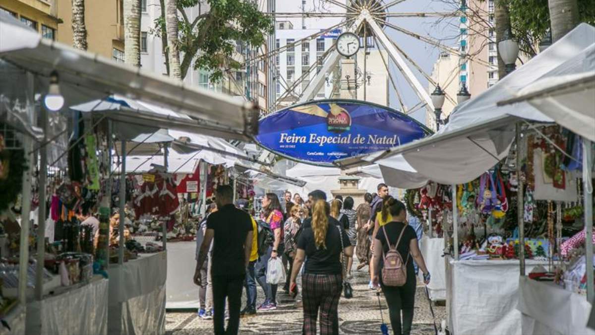 De roda-gigante na Rua XV à ópera nas Ruínas, Natal de Curitiba terá semana intensa de estreias 