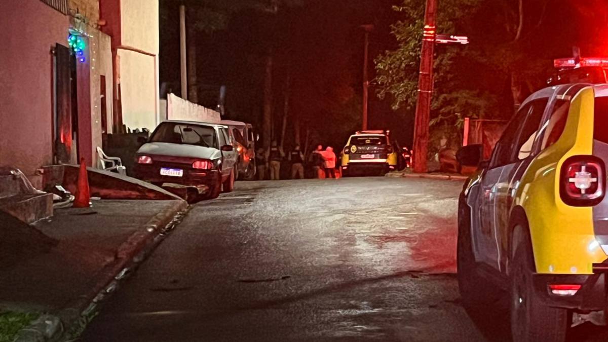 Homem tenta executar vizinho e morre em confronto com a polícia em Curitiba