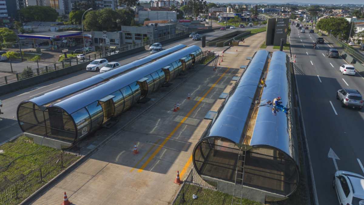 Novas estações-tubo na Linha Verde são inauguradas nesta segunda (18)